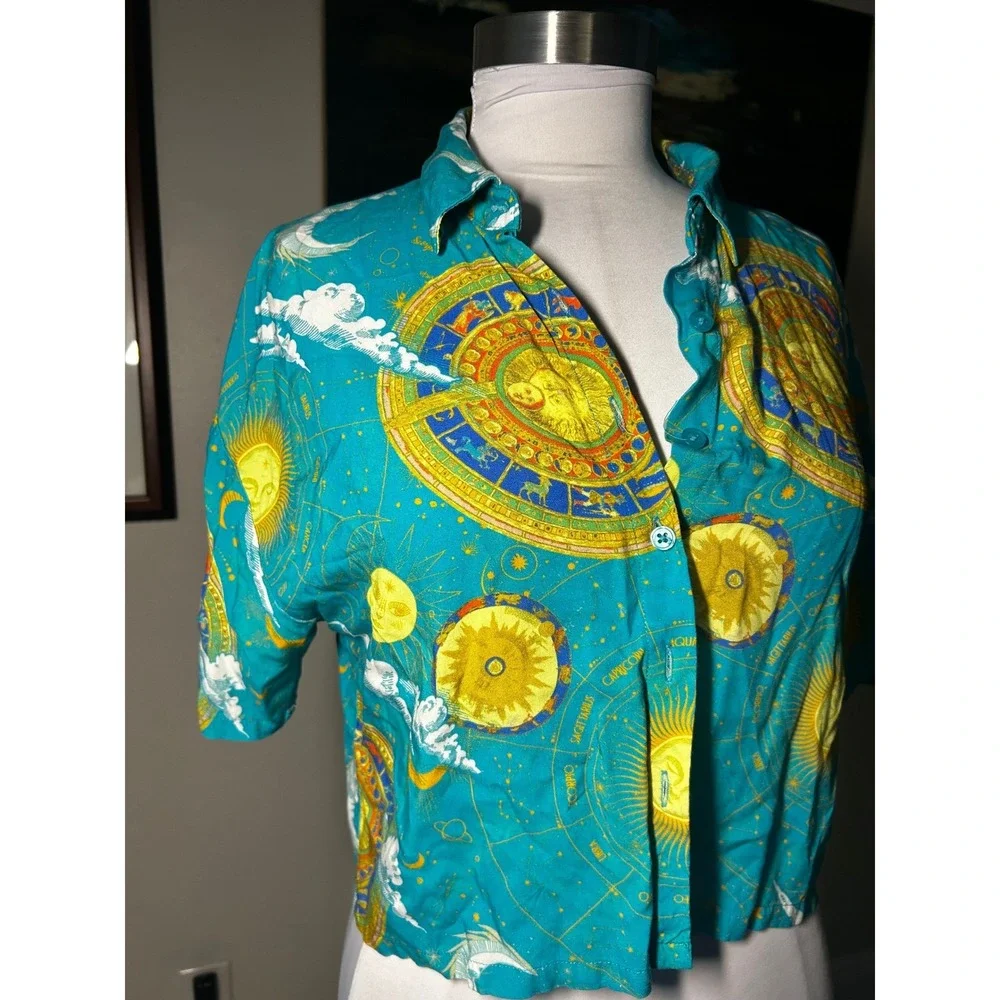 Vintage Forever 21 Button Down Shirt M Teal Celestial Zodiac Print Cropped Top